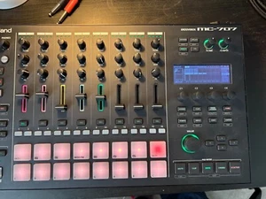 Roland MC-707 Groovebox - Picture 1 of 8