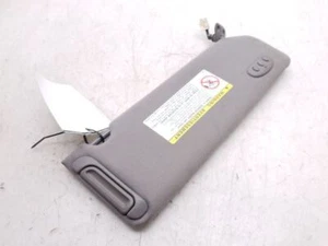 Driver Sun Visor Illuminated With Garage Door Opener Fits 02-04 AVALON  - Picture 1 of 12