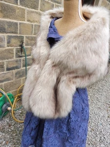 Vintage style faux fur long shawl/scarf ideal for wedding/special occasion - Picture 1 of 5