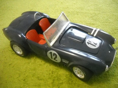 AC Cobra -  Kit montato in plastica scala 1/18 - Immagine 1 di 4