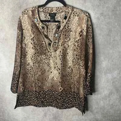 Blusa RQT Mujer Mediana Beige Estampado Animal Cuello en V Estrás Mangas 3/4 Foto 1 de 4