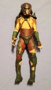 Rarissima action figure NECA Predators Tracker Predator 8" (chipped tusks) HTF - Foto 1 di 15