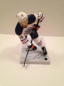 Engrasadores Jordan Eberle Serie 32 McFarlane Firmados por la NHL Serie 32 Engrasadores Canadá Isleños - Imagen 1 de 3