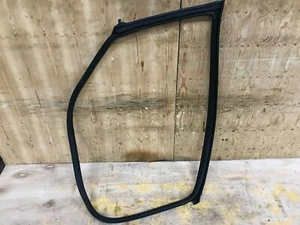 GOMMA PORTA MASERATI GHIBLI / GUARNIZIONE O/S/F M157 3L V6 BENZINA 2014 2016 2018 2019 - Foto 1 di 12