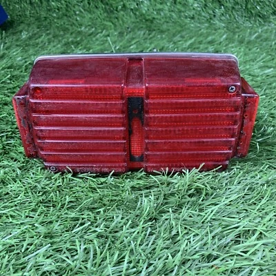 Unidad de luz trasera Honda Goldwing 1100 1981 Stanley HM-25RC 33701-463-671 freno rojo Foto 1 de 4