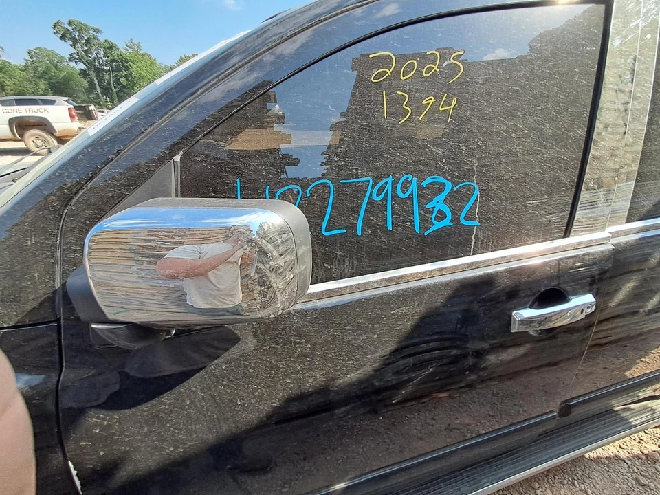 Used Front Left Door Assembly Front fits: 2008 Nissan Armada electric w/body sid — 第 1/4 张图片