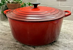 Vintage Le Creuset Round 9 Qt. Dutch Oven, #30 - Cerise Red L69 READ - Picture 1 of 20