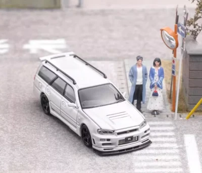 FH 1:64 White Stagea Wagon Skyline GTR R34 Sports Model Diecast Metal Car - Image 1 of 4