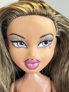 Bratz Slumber Party Yasmin Doll 2003 Nude Purple Eyes Lip Beauty Mark Long Hair - Picture 1 of 19
