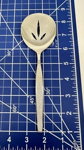 Community Silver Sands Tomato Slotted Server Silver Plated  - Picture 1 of 8