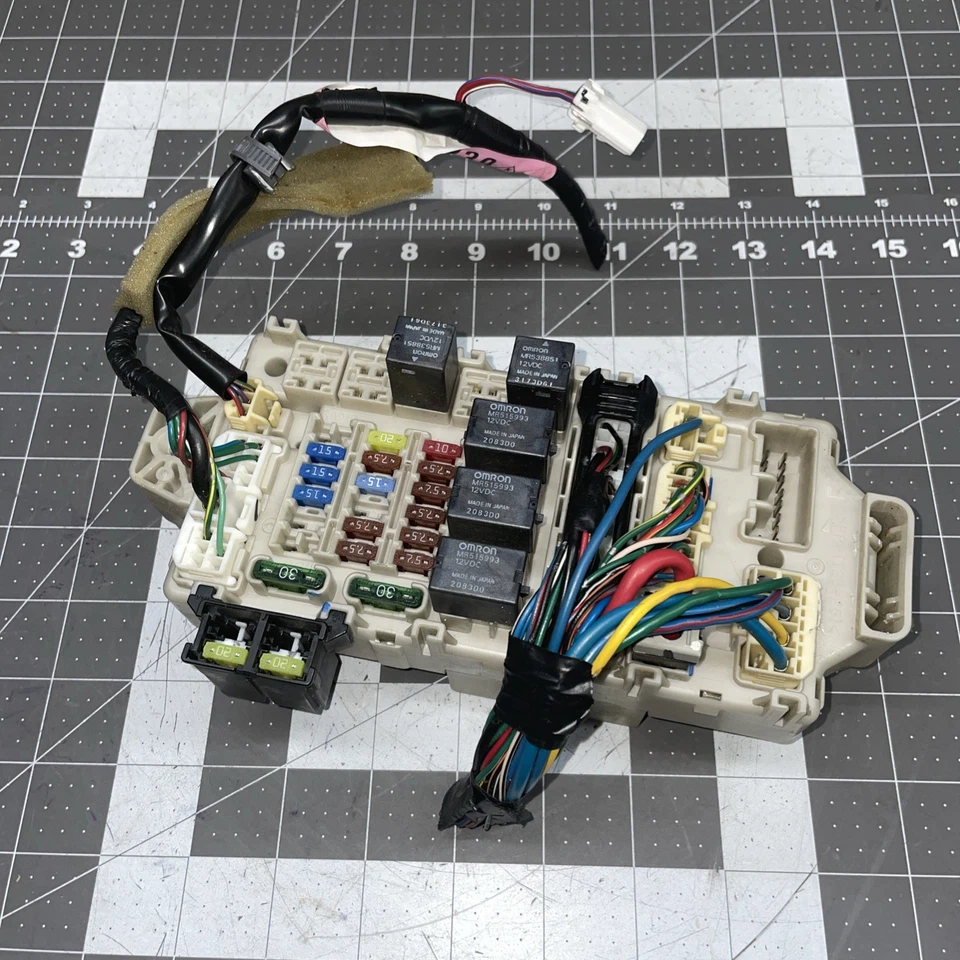 2000 2005 Mitsubishi Eclipse Interior Fuse Box Relay Junction Block Assembly - Image 1 of 4