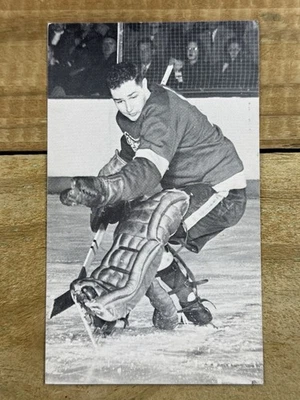 De colección años 50 J.D. Postal de hockey McCarthy Detroit Red Wings Glenn Hall Foto 1 de 4