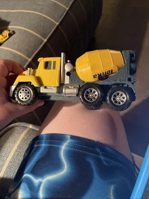2009 Tonka Has to Cement Truck - Image 1 of 4