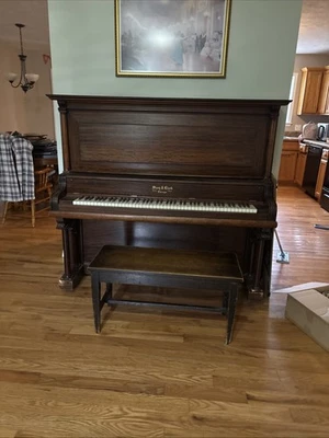 Story and Clark Piano: Edición Chicago Foto 1 de 4