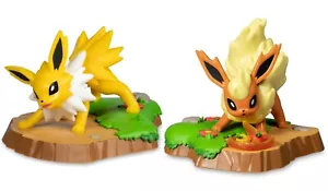 Funko POP! ¡Una tarde con Eevee & Friends! Lote exclusivo de JOLTEON & FLAREON - Imagen 1 de 5