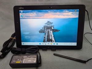 ARROWS Q508 Tab 64GB 10.1 in Windows 11 bundled from Japan - Picture 1 of 7