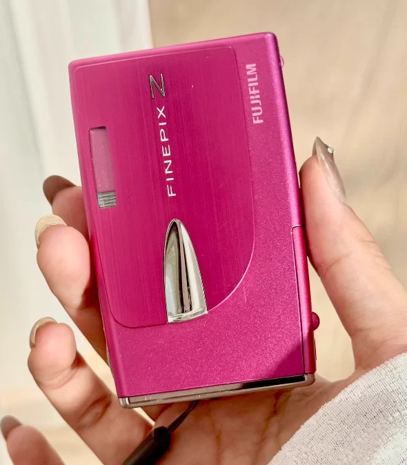 FUJIFILM FinePix Z20fd Pink 10.0MP 3x Optical Zoom Digital Camera English - Image 1 of 4