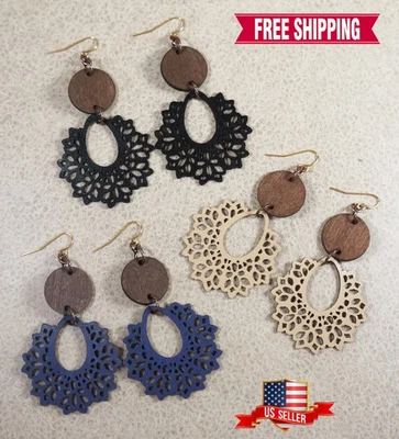 Pendientes Boho llamativos de madera marrón y cuero vegano, elección de color, alambres de oro de 18 quilates Foto 1 de 4
