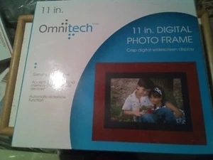 Omnitech 11" Digital Photo Frame Widescreen wood frame - Picture 1 of 5