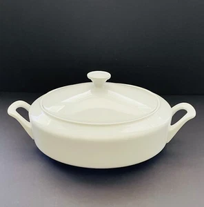 Bavarian White Oval Covered Serving Bowl Hutschenreuther Hohenberg Germany 1814 - Picture 1 of 8
