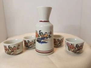 Vintage japanische Keramik Sake Tokkuri Flasche mit 4 Tassen Vögel und Blumenmotiv - Bild 1 von 12