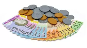 40 Pce Australian Play Money Coins & Notes Maths Pretend Shopping Gambling - Picture 1 of 2