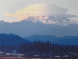 MT RAINIER Photo from ENUMCLAW, WASHINGTON FARM 8x11" Vintage - Picture 1 of 2