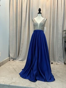 NWT Royal Blue Long Formal Dress with Sequined Top size 6 Waist Measures 29 in - Picture 1 of 10