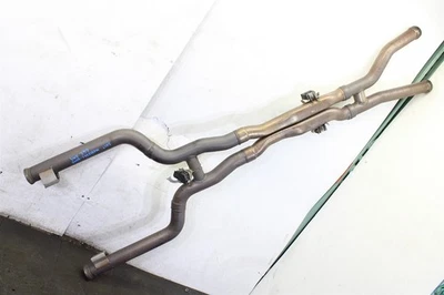 Mercedes-Benz C63 AMG 2017 sección de escape medio fabricante de equipos originales de fábrica 17 Foto 1 de 4