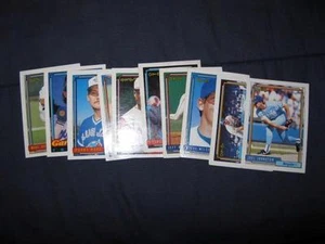 Lotto di 10 carte da baseball O-Pee-Chee vintage 1992 varie squadre sport MLB (O) - Foto 1 di 7