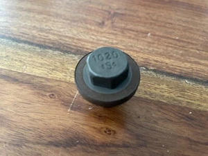 Wrangler Cherokee Grand Cherokee Voyager NEW GENUINE sump plug 06035417 6F3 - Picture 1 of 3