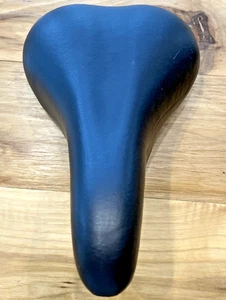 Mongoose Bike Seat 10.5" x 7” Black Excellent Pre-owned. - Picture 1 of 7