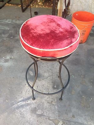 Taburetes de bar retro originales de mediados de siglo años 50 sin giratorios completamente repintados Foto 1 de 4