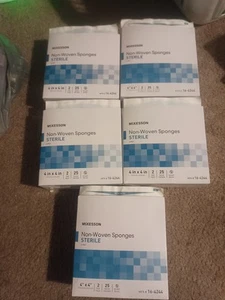 125 Ct McKesson 4-Ply Non-woven Gauze Sponge Sterile 4 x 4" (5  Packs 25 Pack) - Picture 1 of 9