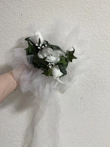 Set of 16 Wedding Aisle Pew Decorations – White Roses,  & Satin Ribbons - Picture 1 of 2