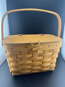 Longaberger Basket with Attached Lid - Picture 1 of 9
