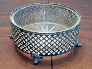 Vintage SILVER PLATE WINE BOTTLE HOLDER W/ Cut Glass Starburst Insert - Picture 1 of 5