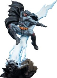 DC Comics The Dark Knight Returns Batman Premium 1:4 Scale Statue Sideshow Toys