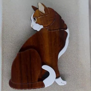 Adorable ❤️New Acrylic Resin Brown & White Pussy Cat Fashion Statement Brooch - Picture 1 of 2