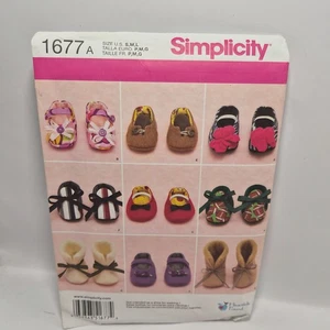 UNCUT! Baby Shoes in 3 Sizes Sewing Pattern by Simplicity, 1677, - Picture 1 of 2