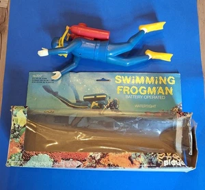 Playart Swimming Frogman Battery Operated Plongeur 3267 boxed Vintage - Picture 1 of 11