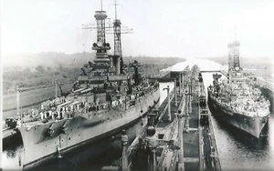 WW II Usa Foto ---- USS Arkansas & USS Texas - Panamakanal 1919 - Bild 1 von 1