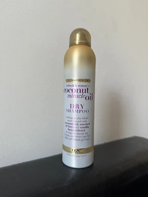 OGX extra strength refresh restore + coconut miracle oil dry shampoo, 5oz - NEW - Image 1 of 2