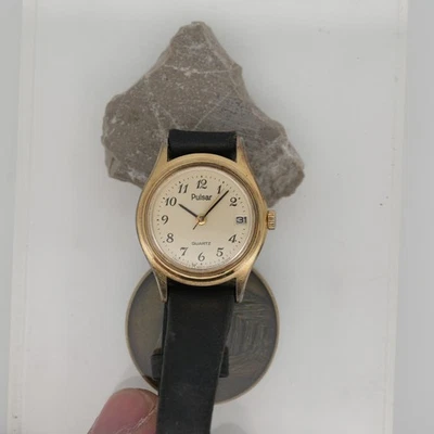 Кварцевый Pulsar V247-0010 R — 24 мм золотистый — окно даты — работает - Изображение 1 из 4