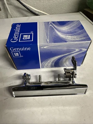 GM 76-88 Novo 1976-1988 NOS Cromado LH Maçaneta Externa Monte Carlo Chevy Corpo - Imagem 1 de 4