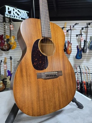 Martin 00-15M para zurdos - caoba natural satinada con bolsa de concierto y PLEK*D #463 Foto 1 de 4