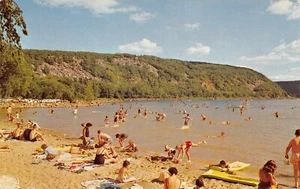 North Shore Beach Bathers Beach Scene Devil's Lake State Park,WI Vtg Postcard - Picture 1 of 2