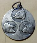 BELGIQUE Médaille (Ag) concours agricole 3 têtes de cochon HANNUT 9 juillet 1967