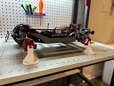 RC CAR Axle/hub Stand ARRMA   Traxxas   Losi Universal - Image 1 of 2