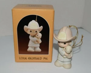PRECIOUS MOMENTS - LOVE RESCUED ME - FIREMAN - ORNAMENT - Picture 1 of 10
